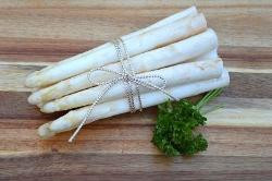 Produktfoto zu Spargel weiß im Bund 500g